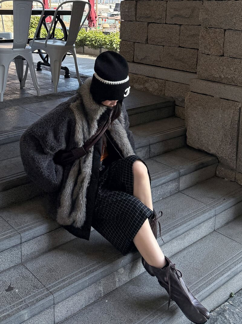 NURO Two-Way Large Faux Fur Collar Jacket, Ultra Thick Warm Color Block Hem Mid-Long Coat, Non-Detachable High Neck Oversized Streetwear Parka