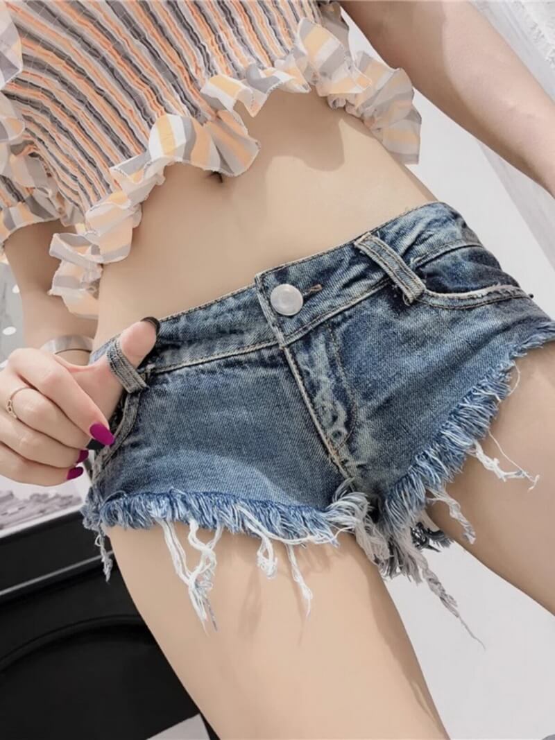 NURO Vintage Low-Rise Raw-Hem Denim Shorts