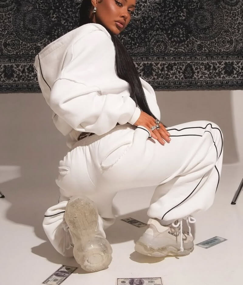 NURO Women's Color-Block Hoodie Zip-Up and Pants Set | Casual Two-Piece Outfit | Loose Fit Pullover & Straight Leg Joggers