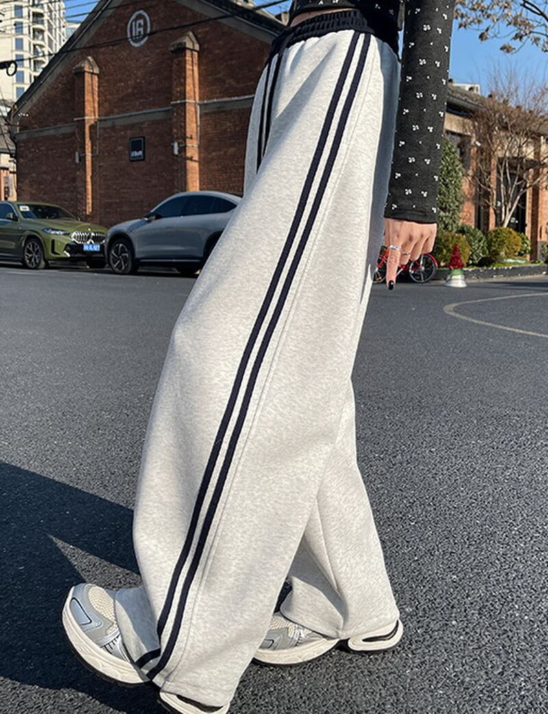 NURO Women's Contrast Stripe High-Waisted Wide Leg Sweatpants