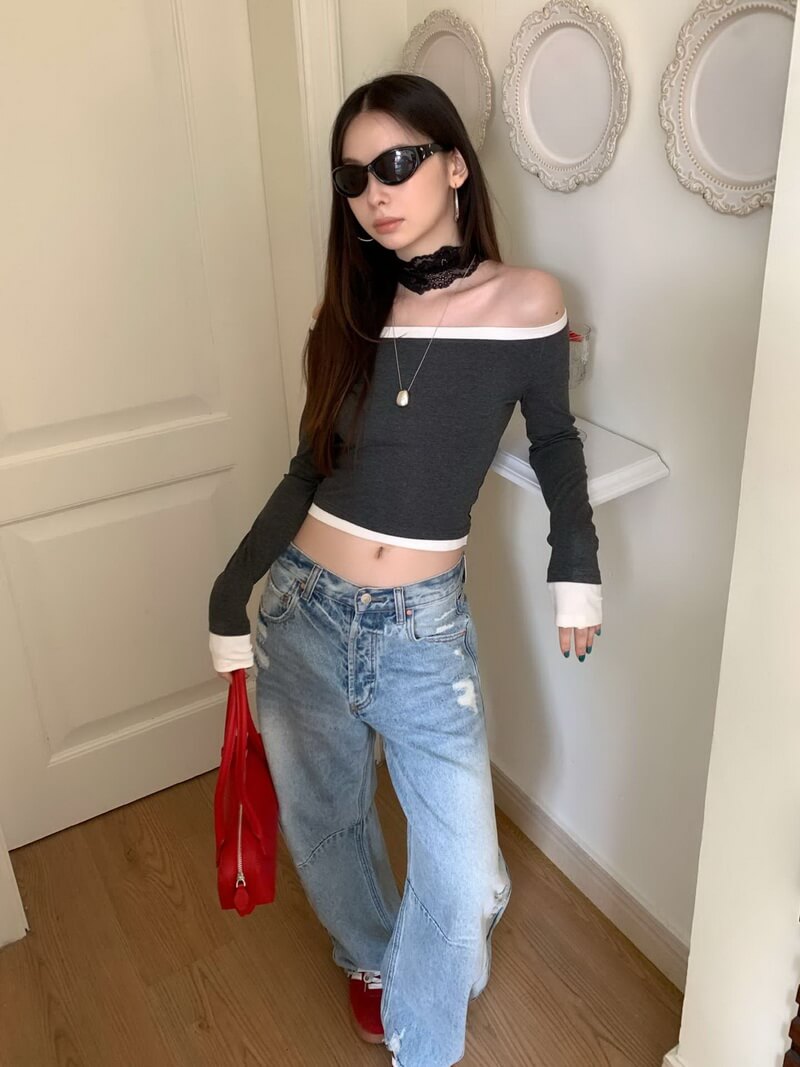 NURO Women's Distressed Wide Leg Jeans, Curved Hem Baggy Denim Pants with Destroyed Details, Vintage Wash Light Blue Streetwear