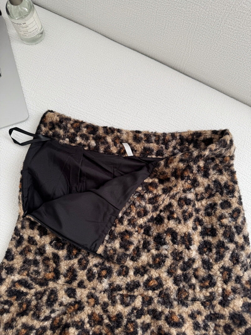 NURO Women's Retro Plaid Wool Blend Midi Skirt - Flared Fish Tail Hem, Thick Winter A-Line Skirt with Gather Details