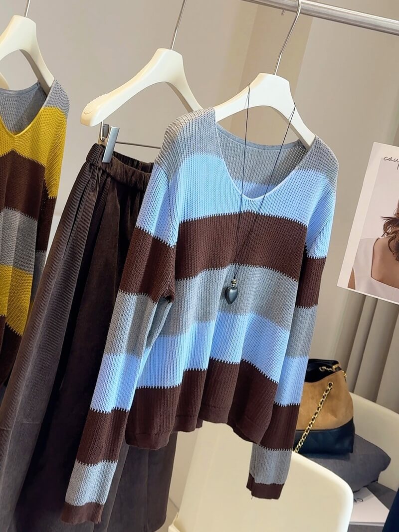 NURO Women's V-Neck Color Block Striped Knit Top, Cropped Casual Pullover for Layering
