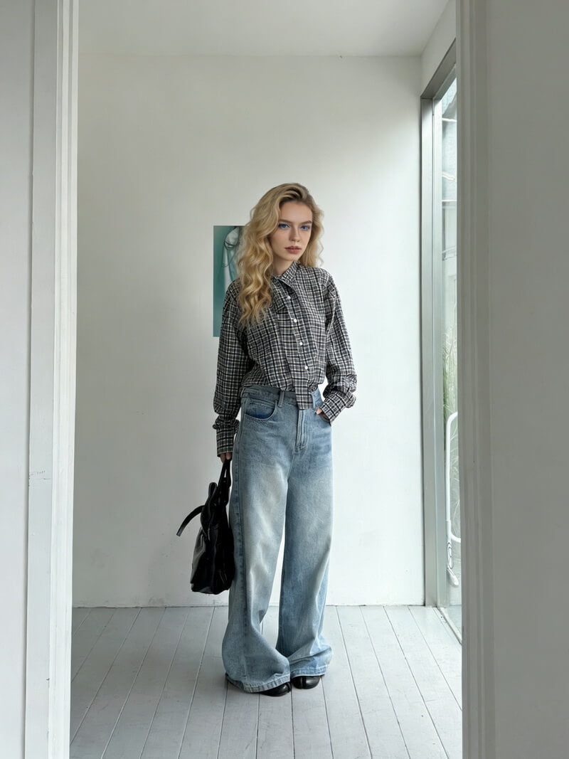 NURO Women's Vintage Wash Cargo Jeans, Wide Leg Distressed Denim Pants with Large Pockets, Low Rise Baggy Streetwear Trousers in Light Blue