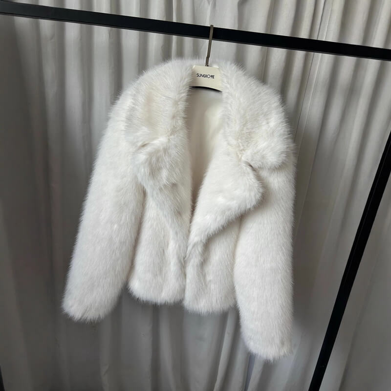 Women's Faux Fur Coat with Detachable Fur Collar, Notched Lapel Jacket, Soft Teddy Outerwear for Winter